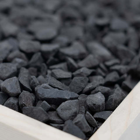 黒瓦砂利(大) 8mm〜12mm 15kg袋